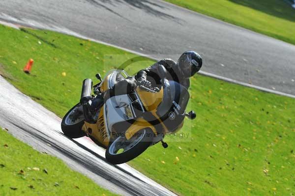 Motorcycle action photographs;cadwell;cadwell park photographs;event digital images;eventdigitalimages;motor racing louth lincolnshire;no limits trackday;peter wileman photography;trackday;trackday digital images;trackday photos