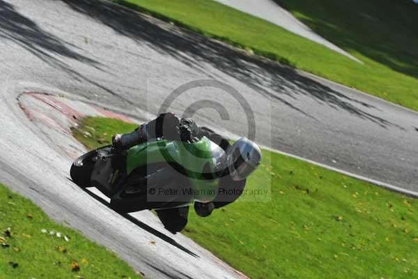 Motorcycle action photographs;cadwell;cadwell park photographs;event digital images;eventdigitalimages;motor racing louth lincolnshire;no limits trackday;peter wileman photography;trackday;trackday digital images;trackday photos