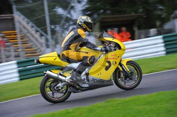 Motorcycle action photographs;cadwell;cadwell park photographs;event digital images;eventdigitalimages;motor racing louth lincolnshire;no limits trackday;peter wileman photography;trackday;trackday digital images;trackday photos