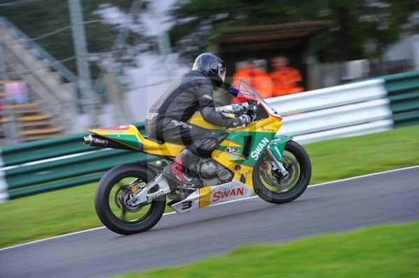 Motorcycle action photographs;cadwell;cadwell park photographs;event digital images;eventdigitalimages;motor racing louth lincolnshire;no limits trackday;peter wileman photography;trackday;trackday digital images;trackday photos