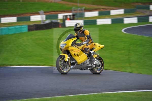 Motorcycle action photographs;cadwell;cadwell park photographs;event digital images;eventdigitalimages;motor racing louth lincolnshire;no limits trackday;peter wileman photography;trackday;trackday digital images;trackday photos