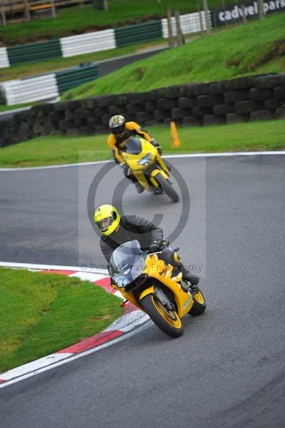 Motorcycle action photographs;cadwell;cadwell park photographs;event digital images;eventdigitalimages;motor racing louth lincolnshire;no limits trackday;peter wileman photography;trackday;trackday digital images;trackday photos