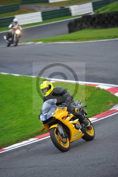 Motorcycle action photographs;cadwell;cadwell park photographs;event digital images;eventdigitalimages;motor racing louth lincolnshire;no limits trackday;peter wileman photography;trackday;trackday digital images;trackday photos