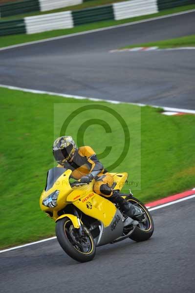 Motorcycle action photographs;cadwell;cadwell park photographs;event digital images;eventdigitalimages;motor racing louth lincolnshire;no limits trackday;peter wileman photography;trackday;trackday digital images;trackday photos