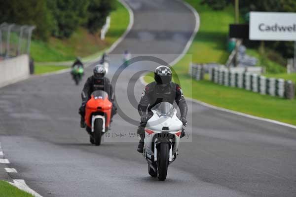 Motorcycle action photographs;cadwell;cadwell park photographs;event digital images;eventdigitalimages;motor racing louth lincolnshire;no limits trackday;peter wileman photography;trackday;trackday digital images;trackday photos