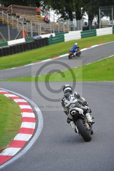 Motorcycle action photographs;cadwell;cadwell park photographs;event digital images;eventdigitalimages;motor racing louth lincolnshire;no limits trackday;peter wileman photography;trackday;trackday digital images;trackday photos