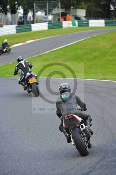 Motorcycle action photographs;cadwell;cadwell park photographs;event digital images;eventdigitalimages;motor racing louth lincolnshire;no limits trackday;peter wileman photography;trackday;trackday digital images;trackday photos