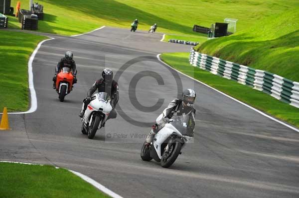 Motorcycle action photographs;cadwell;cadwell park photographs;event digital images;eventdigitalimages;motor racing louth lincolnshire;no limits trackday;peter wileman photography;trackday;trackday digital images;trackday photos