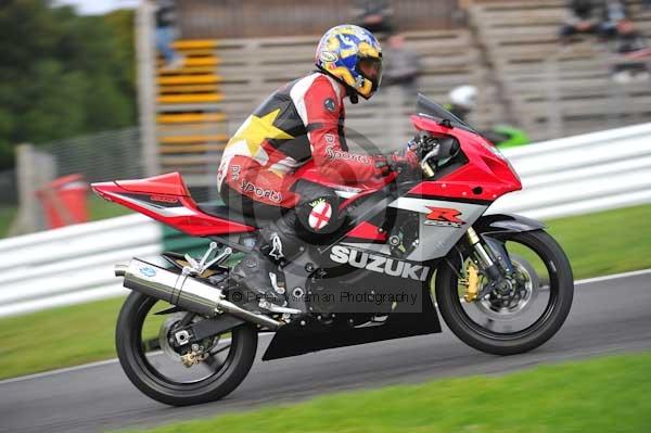 Motorcycle action photographs;cadwell;cadwell park photographs;event digital images;eventdigitalimages;motor racing louth lincolnshire;no limits trackday;peter wileman photography;trackday;trackday digital images;trackday photos