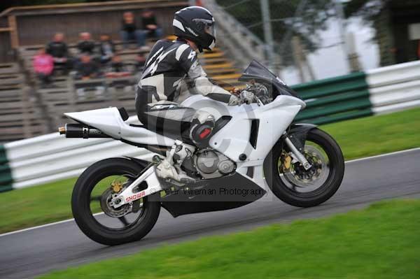 Motorcycle action photographs;cadwell;cadwell park photographs;event digital images;eventdigitalimages;motor racing louth lincolnshire;no limits trackday;peter wileman photography;trackday;trackday digital images;trackday photos