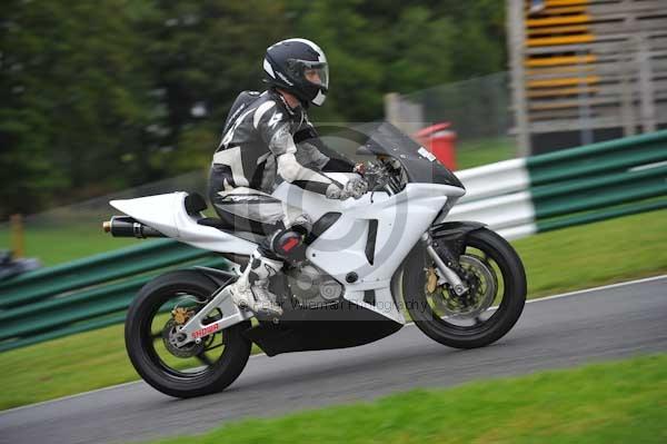 Motorcycle action photographs;cadwell;cadwell park photographs;event digital images;eventdigitalimages;motor racing louth lincolnshire;no limits trackday;peter wileman photography;trackday;trackday digital images;trackday photos