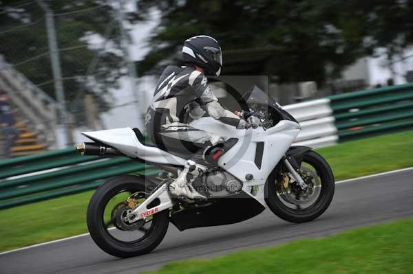 Motorcycle action photographs;cadwell;cadwell park photographs;event digital images;eventdigitalimages;motor racing louth lincolnshire;no limits trackday;peter wileman photography;trackday;trackday digital images;trackday photos