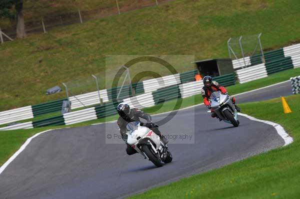 Motorcycle action photographs;cadwell;cadwell park photographs;event digital images;eventdigitalimages;motor racing louth lincolnshire;no limits trackday;peter wileman photography;trackday;trackday digital images;trackday photos