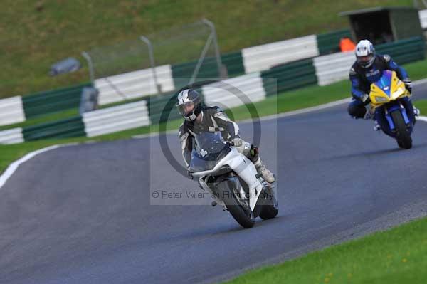 Motorcycle action photographs;cadwell;cadwell park photographs;event digital images;eventdigitalimages;motor racing louth lincolnshire;no limits trackday;peter wileman photography;trackday;trackday digital images;trackday photos