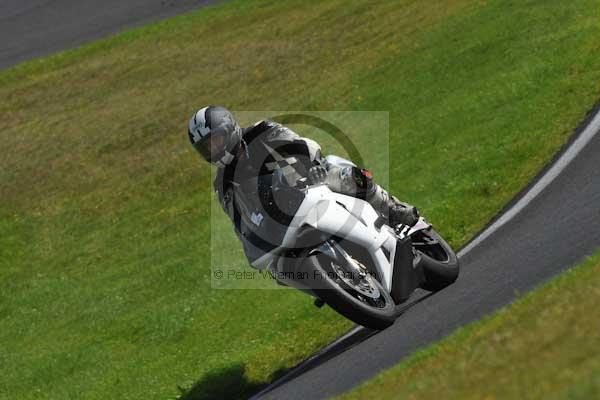 Motorcycle action photographs;cadwell;cadwell park photographs;event digital images;eventdigitalimages;motor racing louth lincolnshire;no limits trackday;peter wileman photography;trackday;trackday digital images;trackday photos