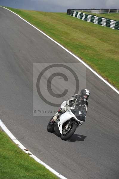 Motorcycle action photographs;cadwell;cadwell park photographs;event digital images;eventdigitalimages;motor racing louth lincolnshire;no limits trackday;peter wileman photography;trackday;trackday digital images;trackday photos