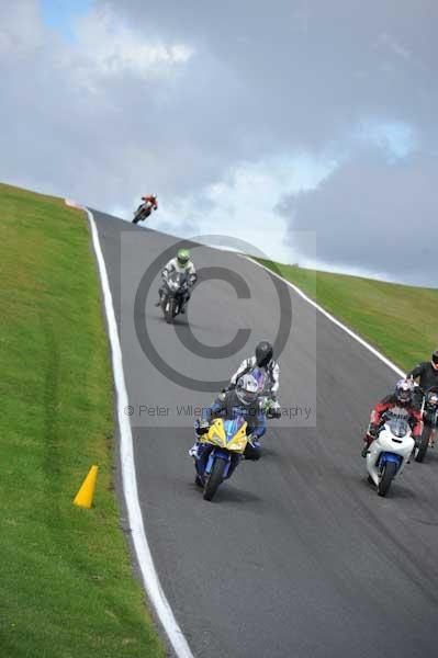 Motorcycle action photographs;cadwell;cadwell park photographs;event digital images;eventdigitalimages;motor racing louth lincolnshire;no limits trackday;peter wileman photography;trackday;trackday digital images;trackday photos