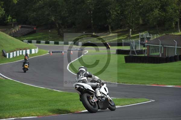 Motorcycle action photographs;cadwell;cadwell park photographs;event digital images;eventdigitalimages;motor racing louth lincolnshire;no limits trackday;peter wileman photography;trackday;trackday digital images;trackday photos