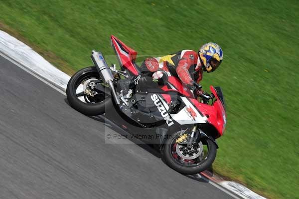 Motorcycle action photographs;cadwell;cadwell park photographs;event digital images;eventdigitalimages;motor racing louth lincolnshire;no limits trackday;peter wileman photography;trackday;trackday digital images;trackday photos