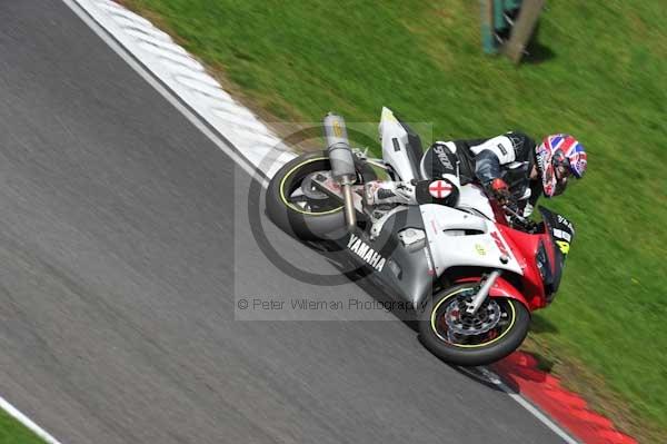 Motorcycle action photographs;cadwell;cadwell park photographs;event digital images;eventdigitalimages;motor racing louth lincolnshire;no limits trackday;peter wileman photography;trackday;trackday digital images;trackday photos