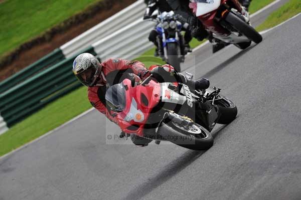 Motorcycle action photographs;cadwell;cadwell park photographs;event digital images;eventdigitalimages;motor racing louth lincolnshire;no limits trackday;peter wileman photography;trackday;trackday digital images;trackday photos