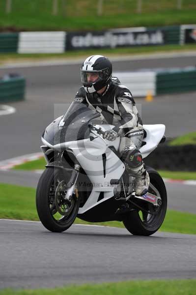 Motorcycle action photographs;cadwell;cadwell park photographs;event digital images;eventdigitalimages;motor racing louth lincolnshire;no limits trackday;peter wileman photography;trackday;trackday digital images;trackday photos