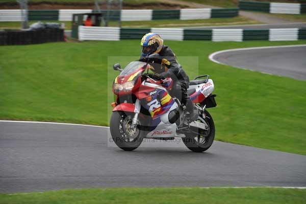 Motorcycle action photographs;cadwell;cadwell park photographs;event digital images;eventdigitalimages;motor racing louth lincolnshire;no limits trackday;peter wileman photography;trackday;trackday digital images;trackday photos