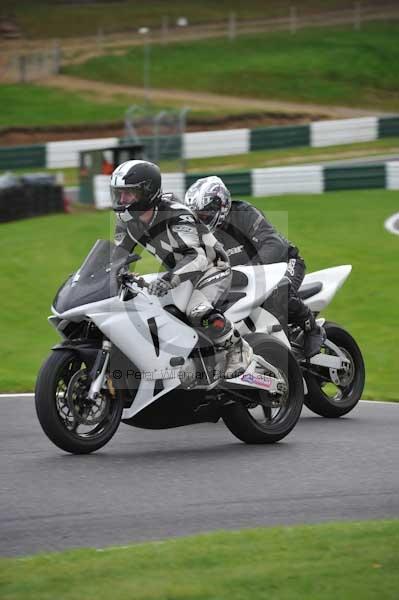 Motorcycle action photographs;cadwell;cadwell park photographs;event digital images;eventdigitalimages;motor racing louth lincolnshire;no limits trackday;peter wileman photography;trackday;trackday digital images;trackday photos