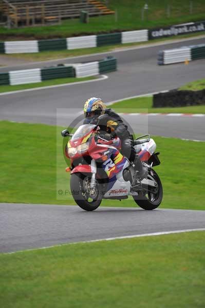 Motorcycle action photographs;cadwell;cadwell park photographs;event digital images;eventdigitalimages;motor racing louth lincolnshire;no limits trackday;peter wileman photography;trackday;trackday digital images;trackday photos