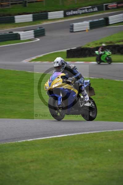 Motorcycle action photographs;cadwell;cadwell park photographs;event digital images;eventdigitalimages;motor racing louth lincolnshire;no limits trackday;peter wileman photography;trackday;trackday digital images;trackday photos