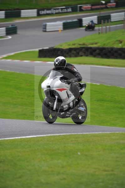 Motorcycle action photographs;cadwell;cadwell park photographs;event digital images;eventdigitalimages;motor racing louth lincolnshire;no limits trackday;peter wileman photography;trackday;trackday digital images;trackday photos