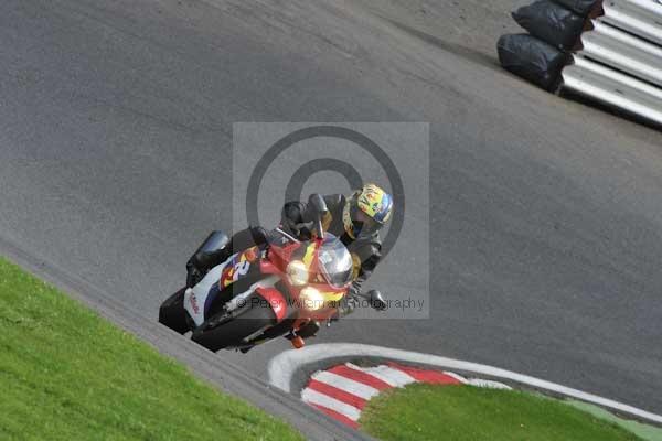 Motorcycle action photographs;cadwell;cadwell park photographs;event digital images;eventdigitalimages;motor racing louth lincolnshire;no limits trackday;peter wileman photography;trackday;trackday digital images;trackday photos