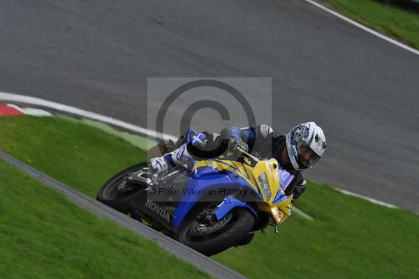 Motorcycle action photographs;cadwell;cadwell park photographs;event digital images;eventdigitalimages;motor racing louth lincolnshire;no limits trackday;peter wileman photography;trackday;trackday digital images;trackday photos