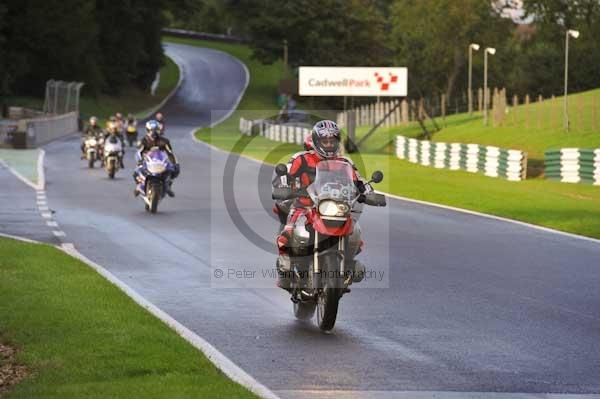 Motorcycle action photographs;cadwell;cadwell park photographs;event digital images;eventdigitalimages;motor racing louth lincolnshire;no limits trackday;peter wileman photography;trackday;trackday digital images;trackday photos