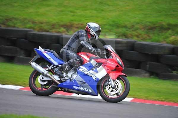 Motorcycle action photographs;cadwell;cadwell park photographs;event digital images;eventdigitalimages;motor racing louth lincolnshire;no limits trackday;peter wileman photography;trackday;trackday digital images;trackday photos