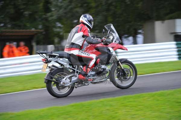 Motorcycle action photographs;cadwell;cadwell park photographs;event digital images;eventdigitalimages;motor racing louth lincolnshire;no limits trackday;peter wileman photography;trackday;trackday digital images;trackday photos