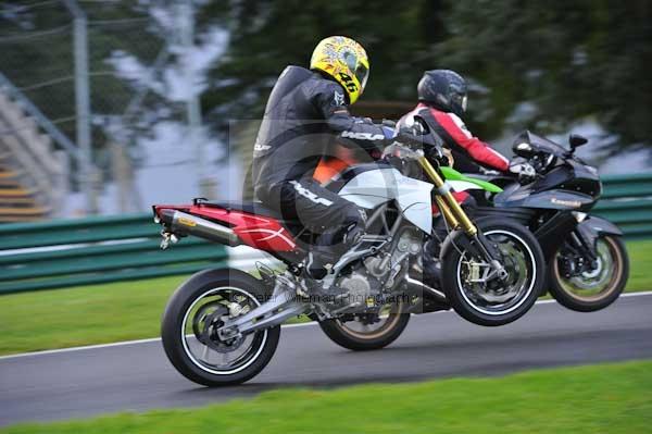 Motorcycle action photographs;cadwell;cadwell park photographs;event digital images;eventdigitalimages;motor racing louth lincolnshire;no limits trackday;peter wileman photography;trackday;trackday digital images;trackday photos