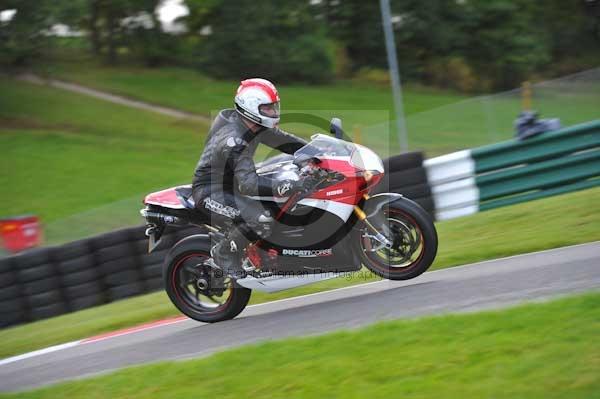 Motorcycle action photographs;cadwell;cadwell park photographs;event digital images;eventdigitalimages;motor racing louth lincolnshire;no limits trackday;peter wileman photography;trackday;trackday digital images;trackday photos