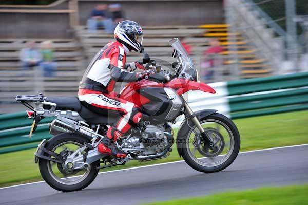 Motorcycle action photographs;cadwell;cadwell park photographs;event digital images;eventdigitalimages;motor racing louth lincolnshire;no limits trackday;peter wileman photography;trackday;trackday digital images;trackday photos