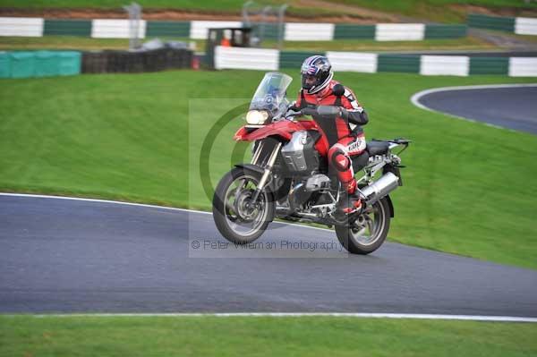 Motorcycle action photographs;cadwell;cadwell park photographs;event digital images;eventdigitalimages;motor racing louth lincolnshire;no limits trackday;peter wileman photography;trackday;trackday digital images;trackday photos