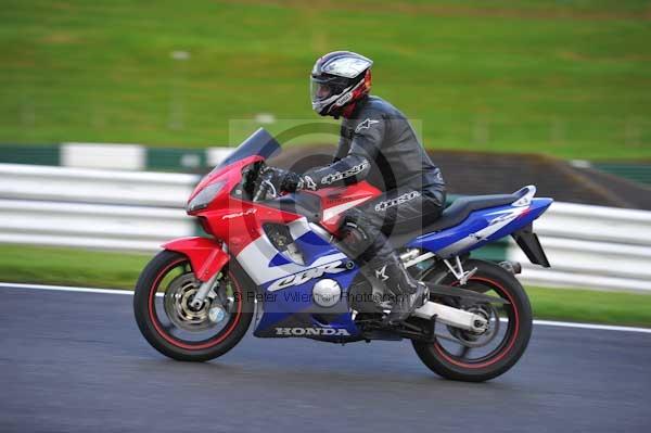 Motorcycle action photographs;cadwell;cadwell park photographs;event digital images;eventdigitalimages;motor racing louth lincolnshire;no limits trackday;peter wileman photography;trackday;trackday digital images;trackday photos