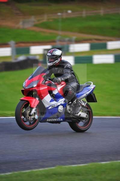 Motorcycle action photographs;cadwell;cadwell park photographs;event digital images;eventdigitalimages;motor racing louth lincolnshire;no limits trackday;peter wileman photography;trackday;trackday digital images;trackday photos