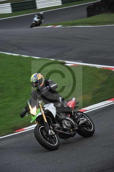 Motorcycle action photographs;cadwell;cadwell park photographs;event digital images;eventdigitalimages;motor racing louth lincolnshire;no limits trackday;peter wileman photography;trackday;trackday digital images;trackday photos