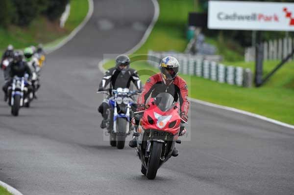 Motorcycle action photographs;cadwell;cadwell park photographs;event digital images;eventdigitalimages;motor racing louth lincolnshire;no limits trackday;peter wileman photography;trackday;trackday digital images;trackday photos