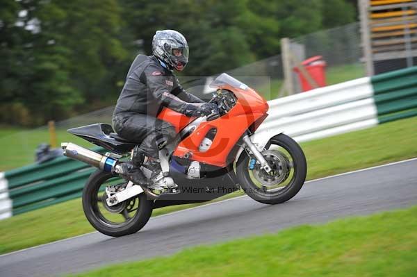 Motorcycle action photographs;cadwell;cadwell park photographs;event digital images;eventdigitalimages;motor racing louth lincolnshire;no limits trackday;peter wileman photography;trackday;trackday digital images;trackday photos