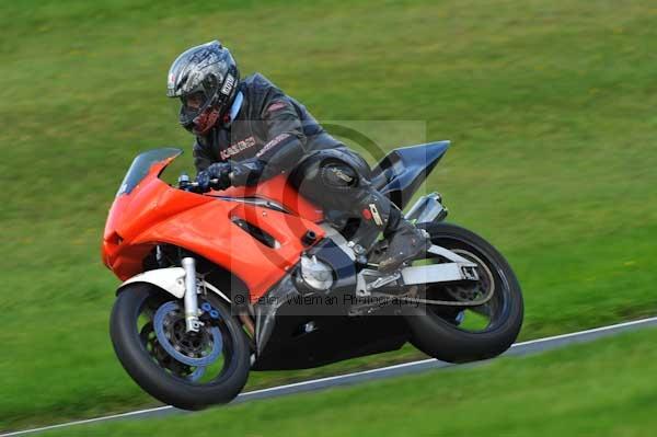 Motorcycle action photographs;cadwell;cadwell park photographs;event digital images;eventdigitalimages;motor racing louth lincolnshire;no limits trackday;peter wileman photography;trackday;trackday digital images;trackday photos