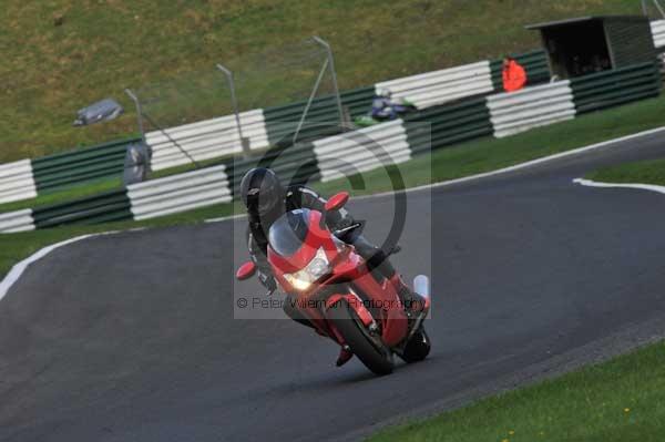 Motorcycle action photographs;cadwell;cadwell park photographs;event digital images;eventdigitalimages;motor racing louth lincolnshire;no limits trackday;peter wileman photography;trackday;trackday digital images;trackday photos