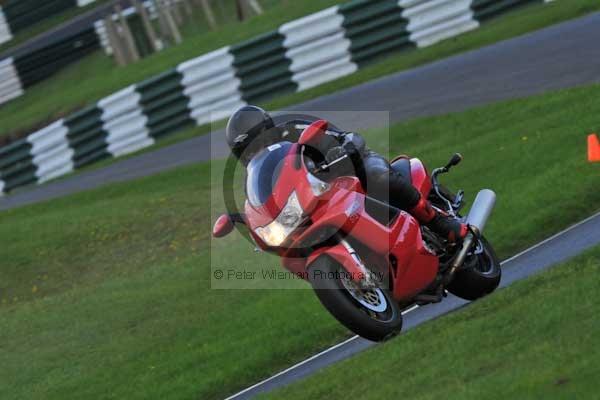 Motorcycle action photographs;cadwell;cadwell park photographs;event digital images;eventdigitalimages;motor racing louth lincolnshire;no limits trackday;peter wileman photography;trackday;trackday digital images;trackday photos