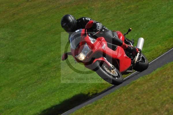 Motorcycle action photographs;cadwell;cadwell park photographs;event digital images;eventdigitalimages;motor racing louth lincolnshire;no limits trackday;peter wileman photography;trackday;trackday digital images;trackday photos