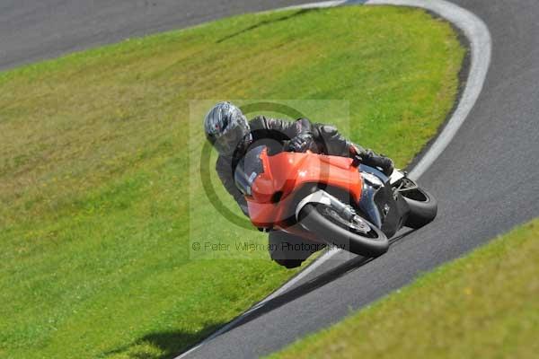 Motorcycle action photographs;cadwell;cadwell park photographs;event digital images;eventdigitalimages;motor racing louth lincolnshire;no limits trackday;peter wileman photography;trackday;trackday digital images;trackday photos